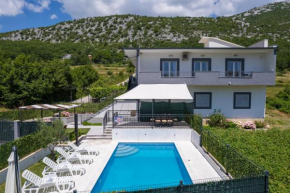 Apartment Campo Verde with a private pool